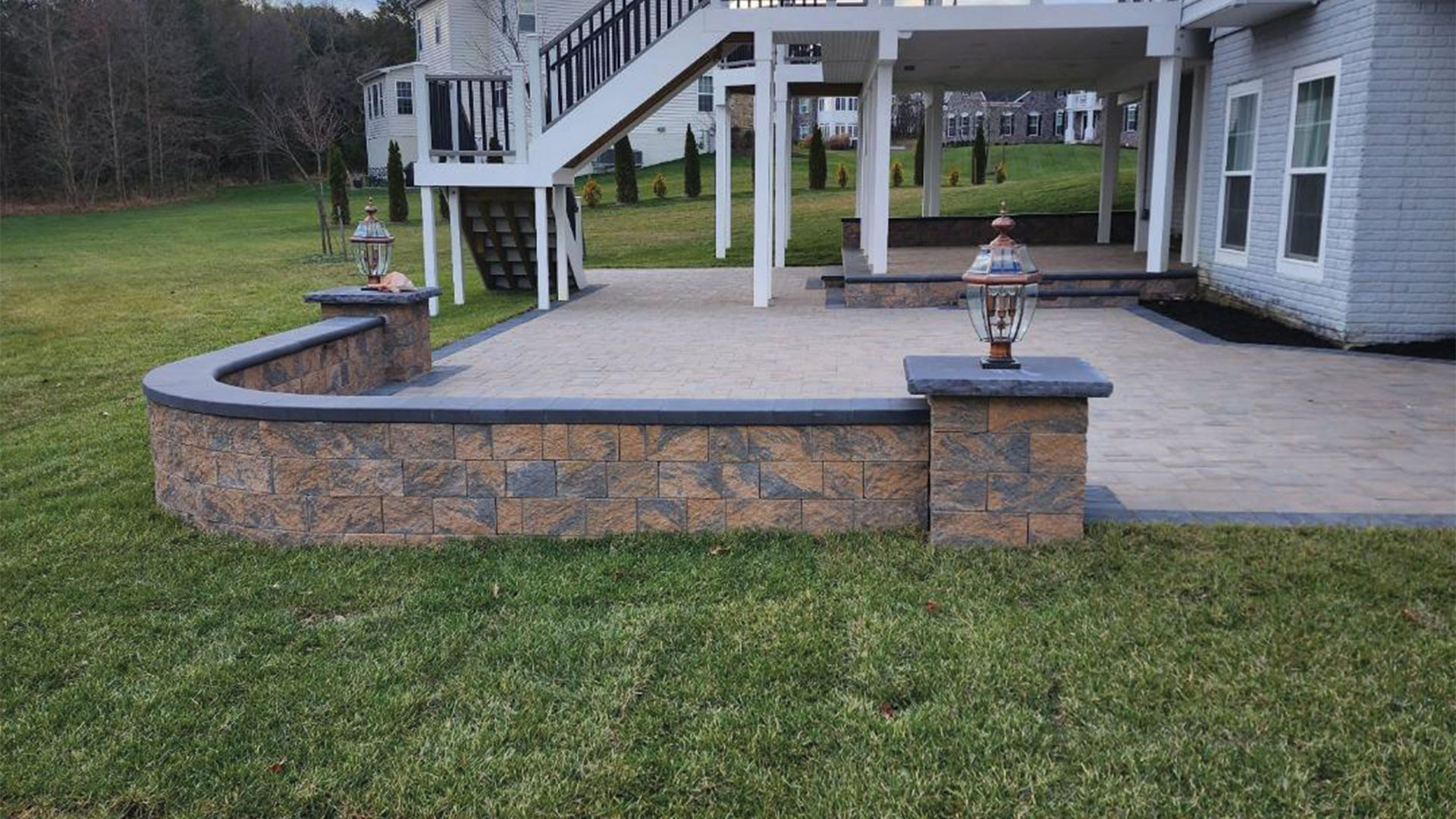 Reyes Pavings | Driveways, Patios & Outdoor Living Specialists